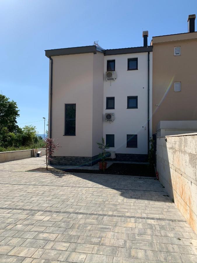 Apartman Polje Njivice Buitenkant foto